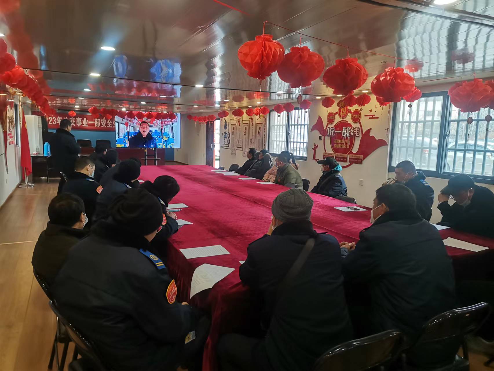 公交集團(tuán)公交事業(yè)一部開展駕駛員“節(jié)能降耗”學(xué)習(xí)交流活動(dòng)