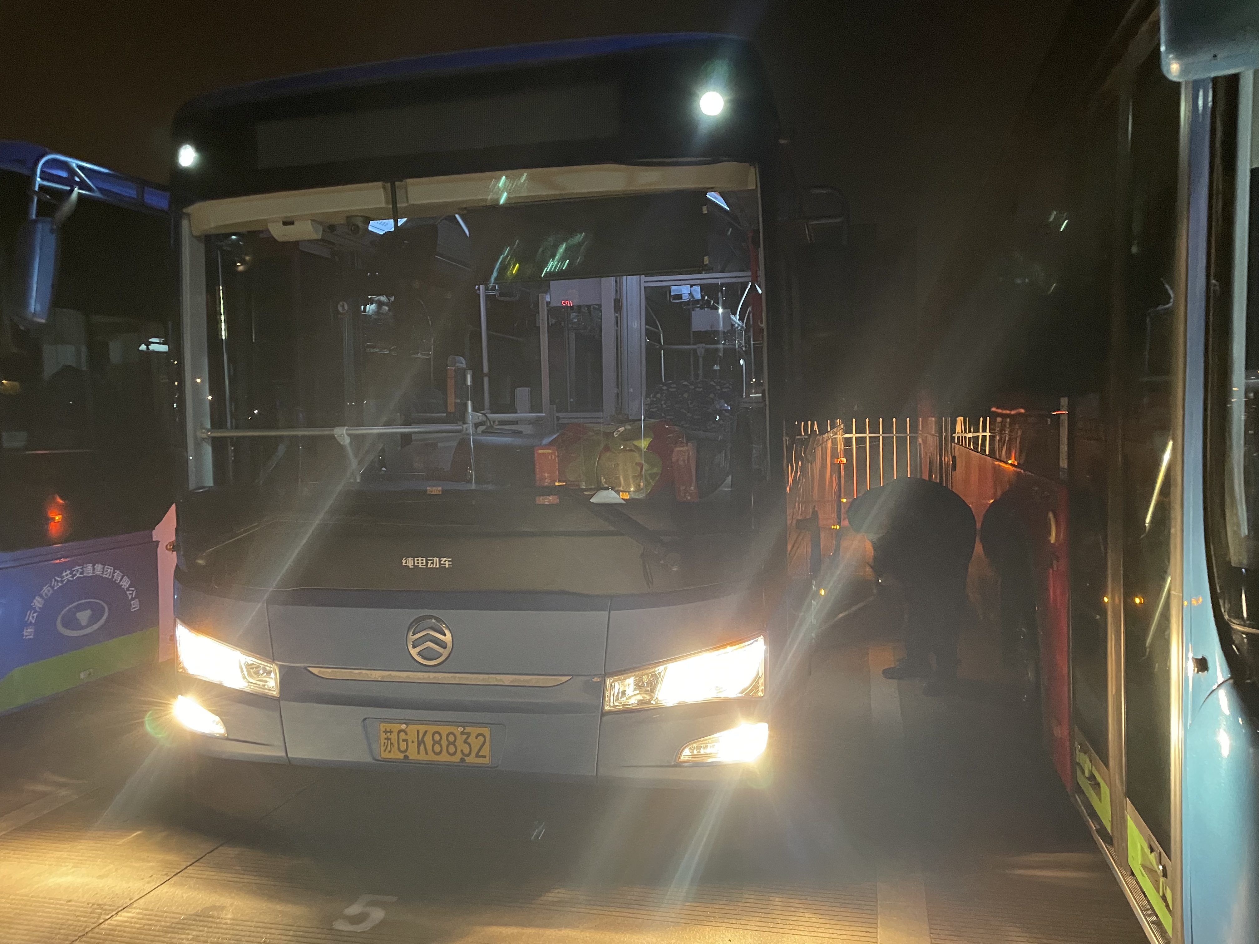 公交集團(tuán)公交事業(yè)二部持續(xù)開展安全行車早檢查工作