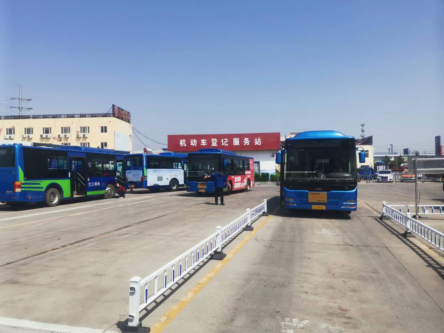 公交集團公交事業(yè)一部積極開展車輛年審工作