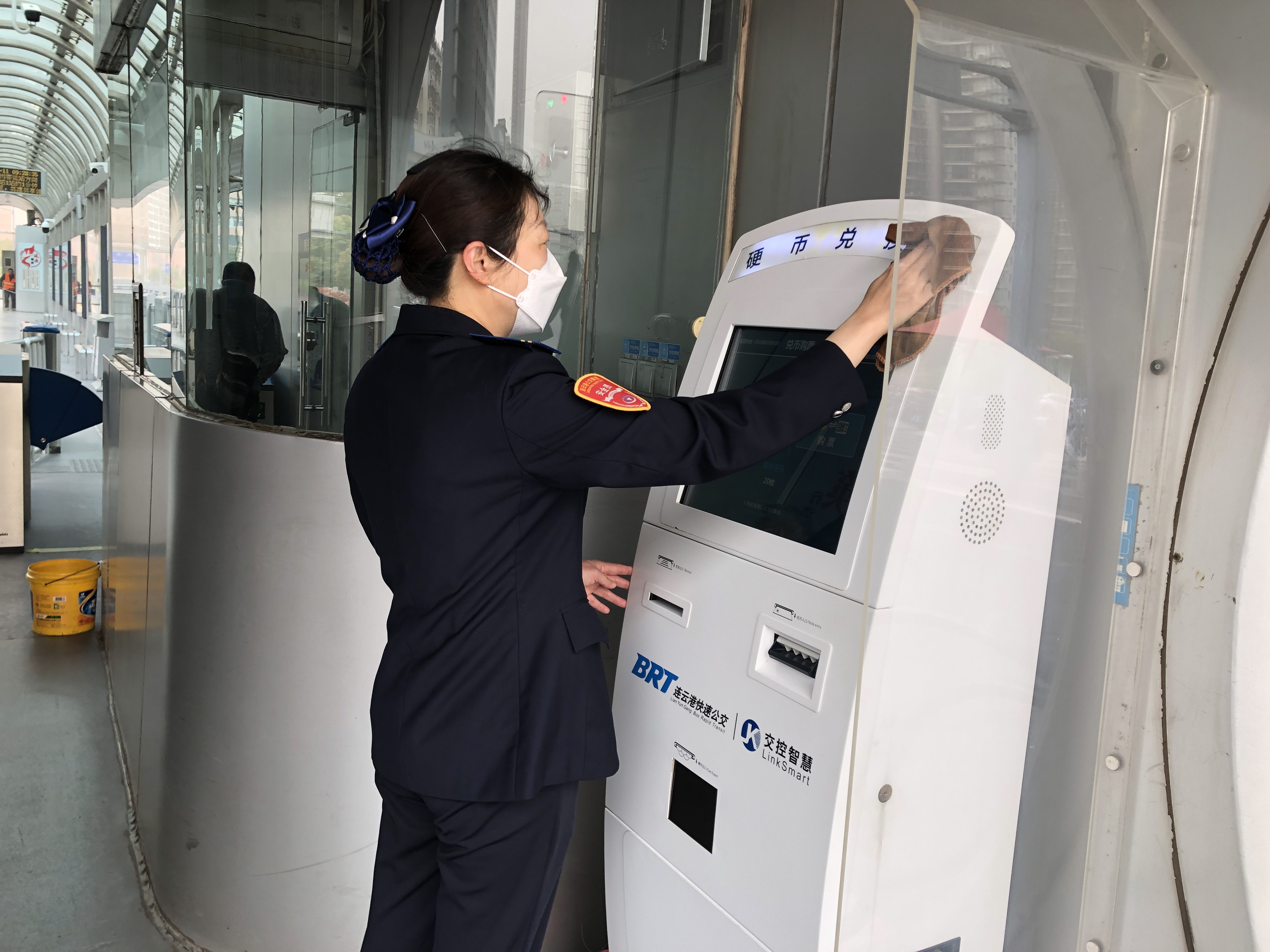 BRT站務員墊付孩子車費讓其順利回家