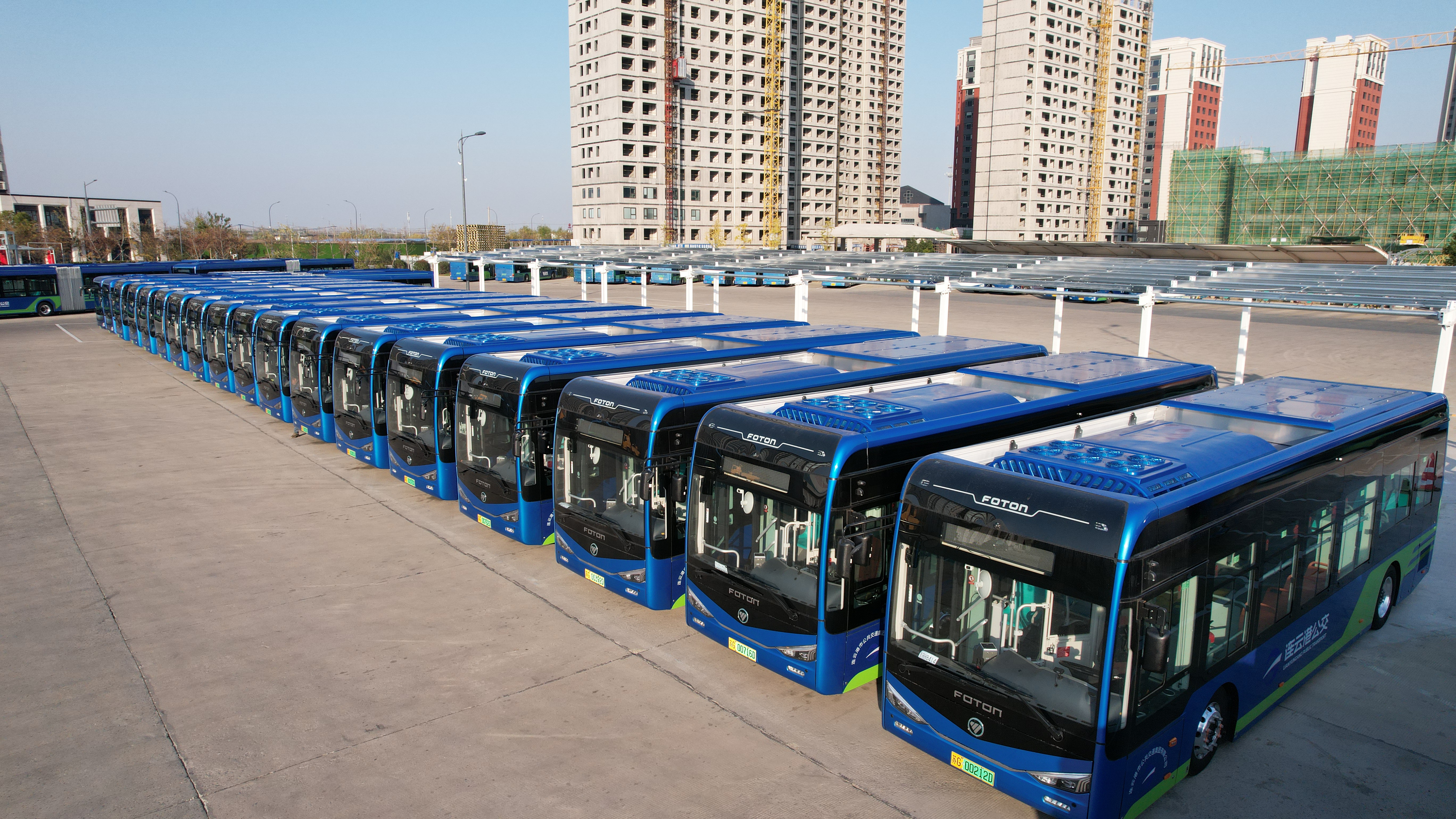 即日起，連云港公交150臺(tái)新能源公交車陸續(xù)投入運(yùn)營(yíng)