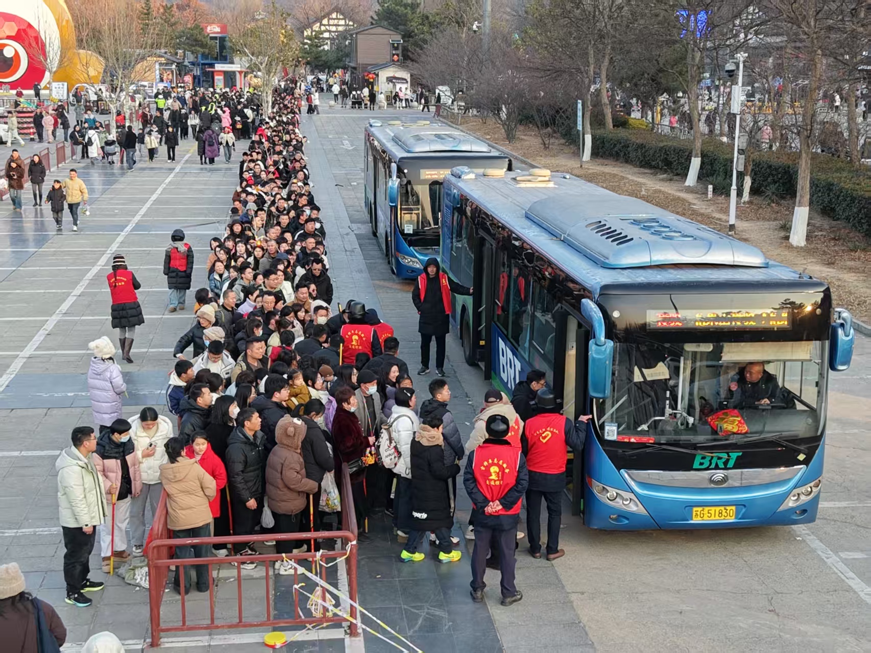 新春堅守  情滿旅途——公交集團(tuán)全力做好春節(jié)假期交通運輸保障工作