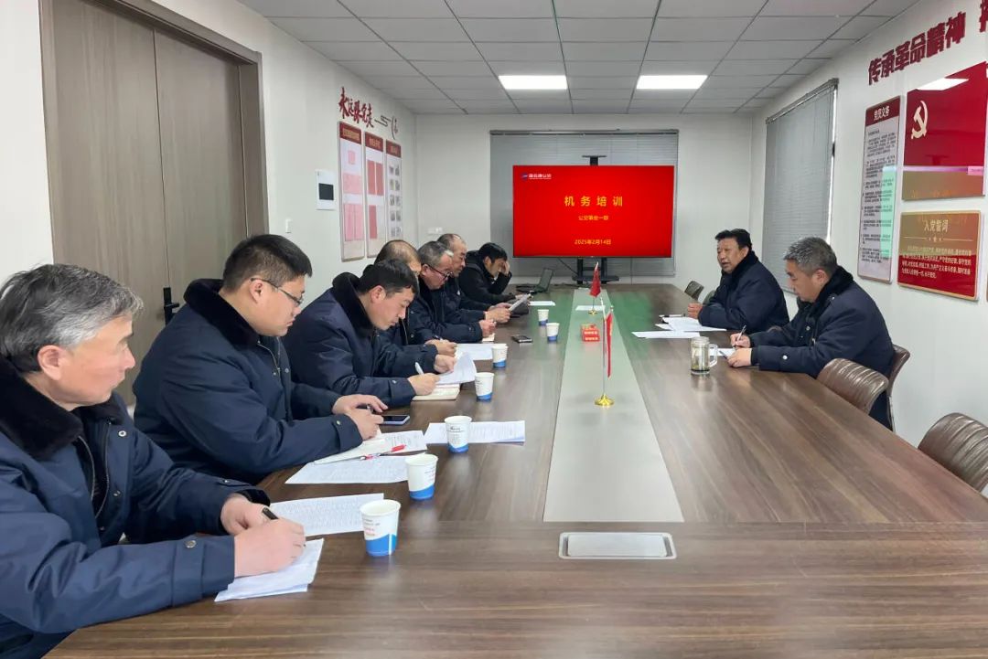 公交集團(tuán)開展機務(wù)技能提升培訓(xùn)