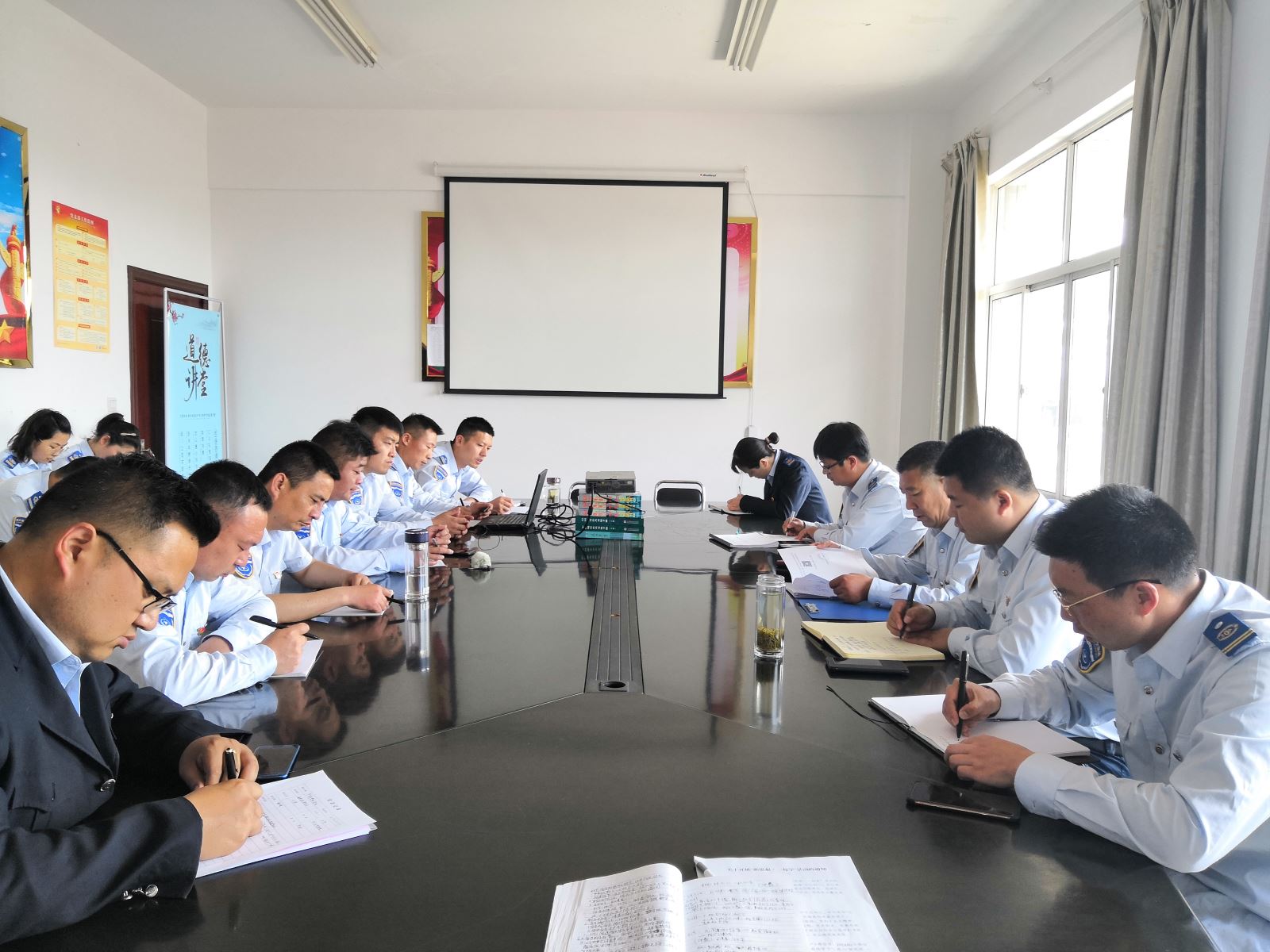 公交集團公交事業(yè)二部召開黨員積分記實管理工作專題會議