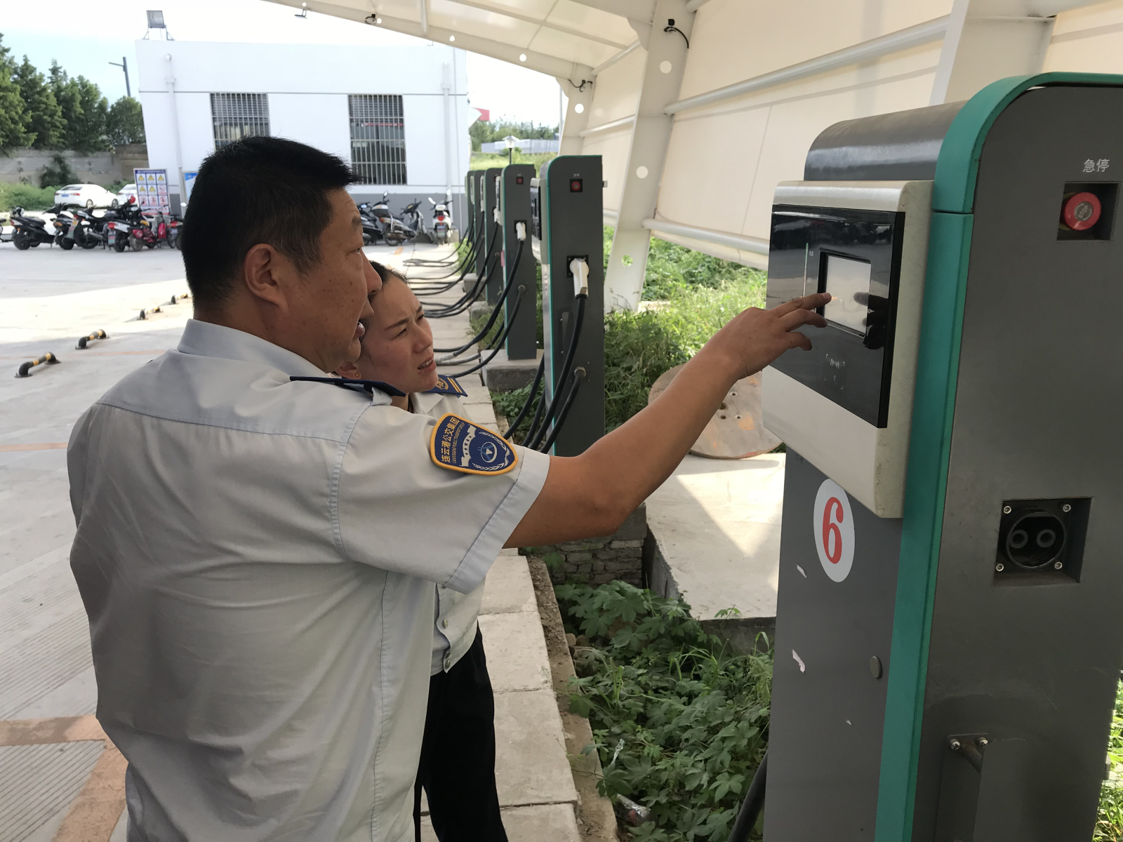 公交集團深入基層調研  掌握運營動態(tài)