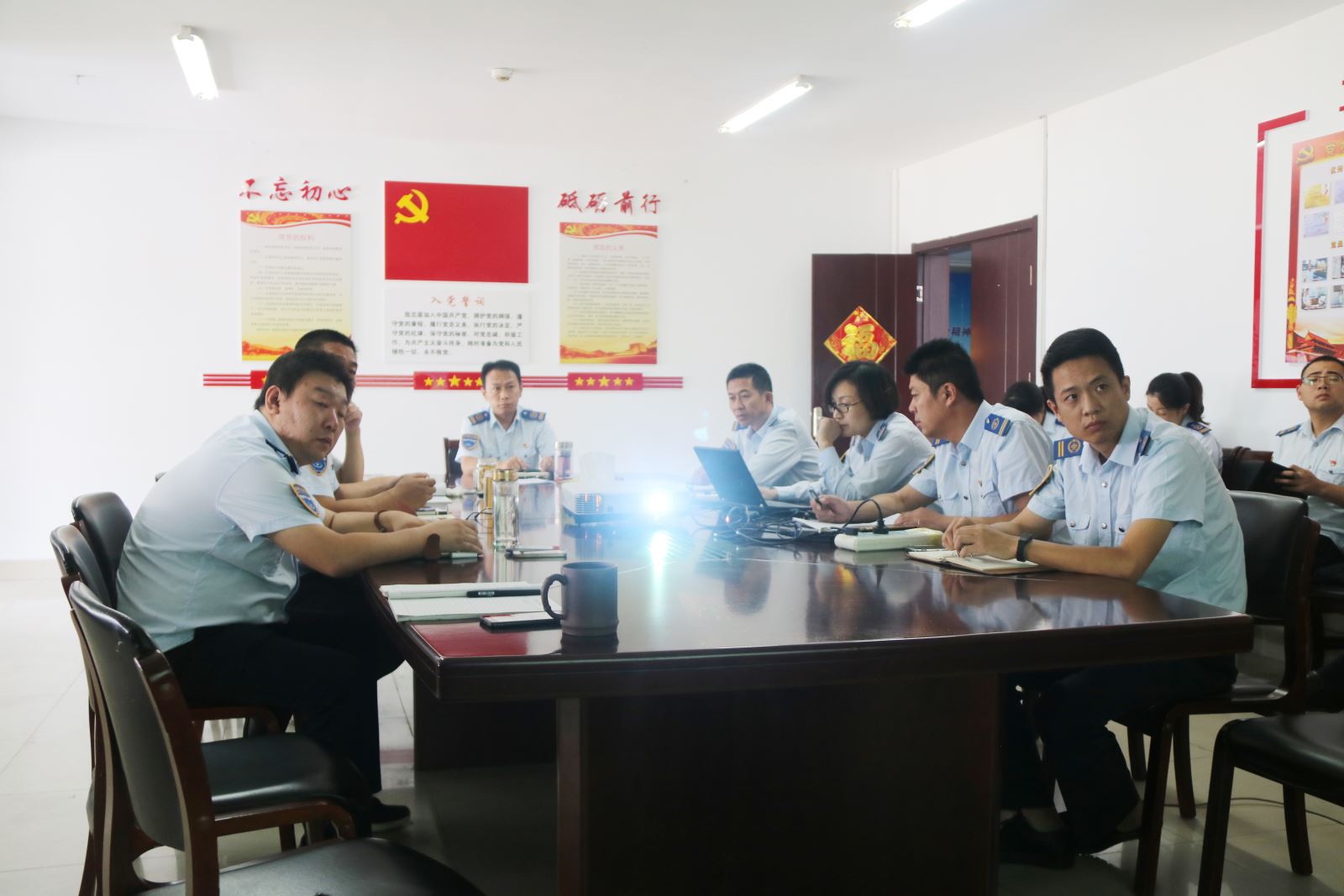 公交集團(tuán)快速公司召開2018年經(jīng)濟(jì)分析會