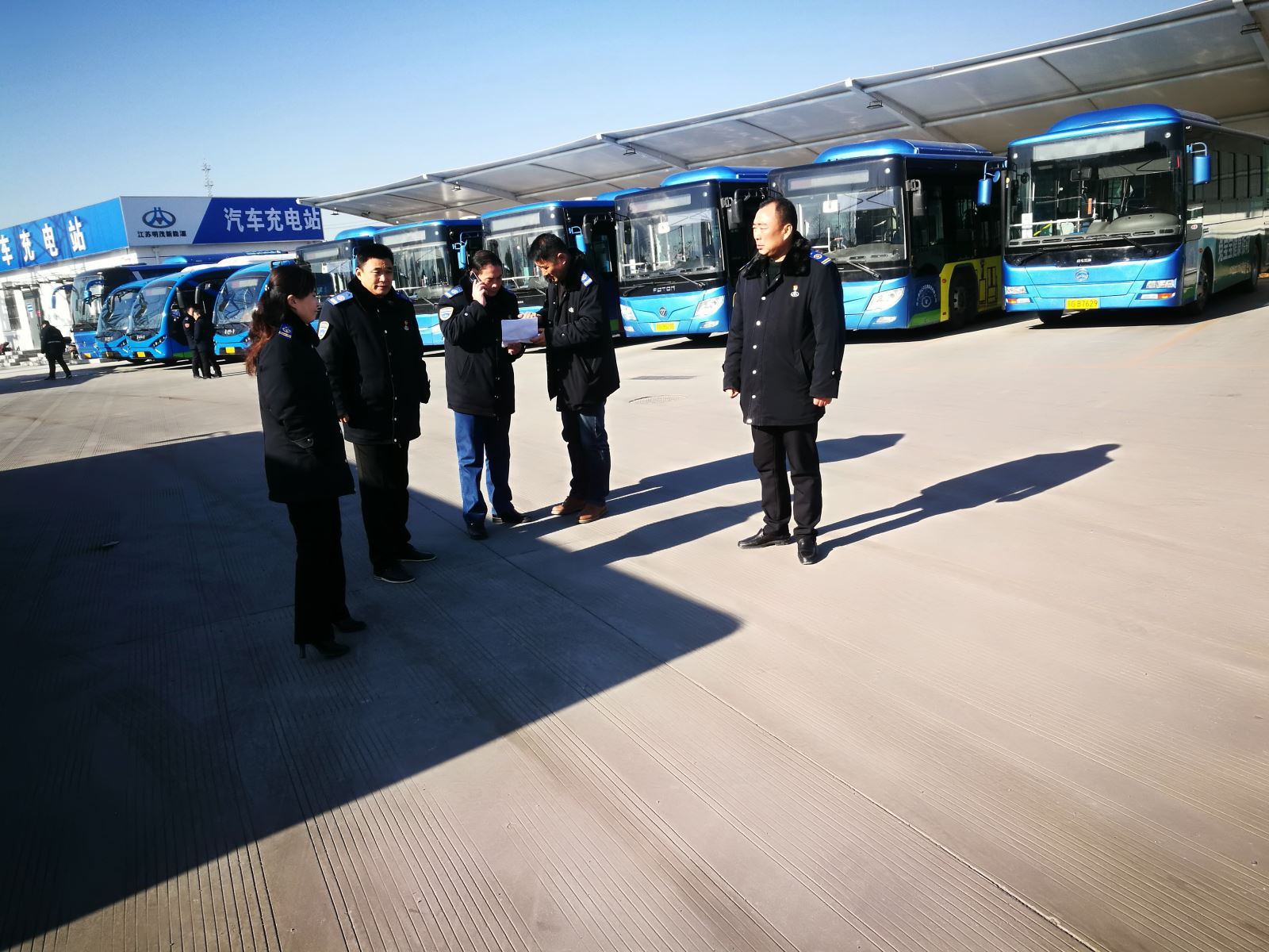 公交集團經(jīng)營發(fā)展事業(yè)部認(rèn)真做好春運期間車輛安全檢查工作