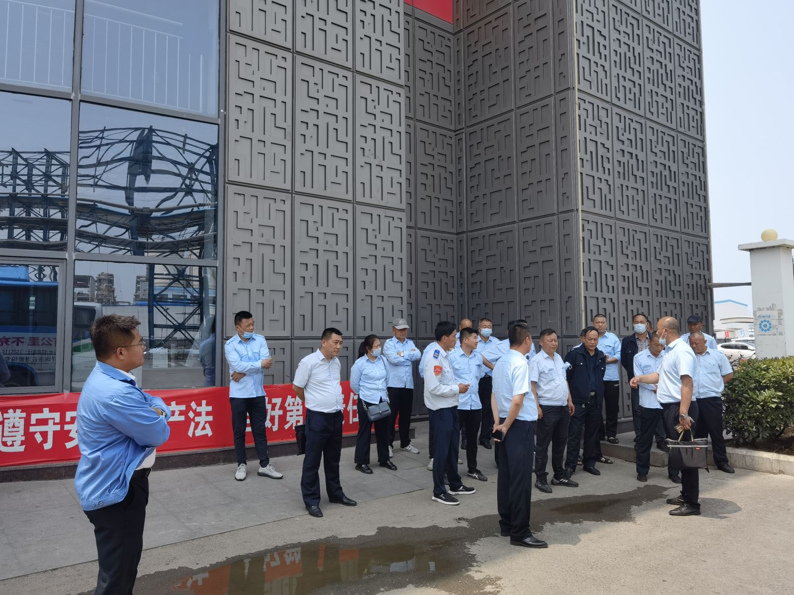 激發(fā)班組活力，弘揚“頭雁”精神 經(jīng)營發(fā)展事業(yè)部組織召開安全合格班組及文明線創(chuàng)建啟動會議