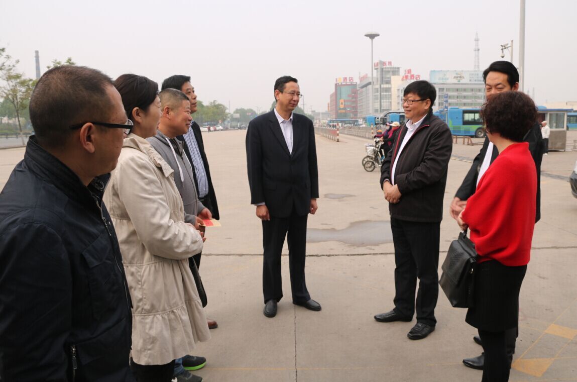 交通控股集團領(lǐng)導(dǎo)“五一”前夕慰問公交品牌線路駕駛員