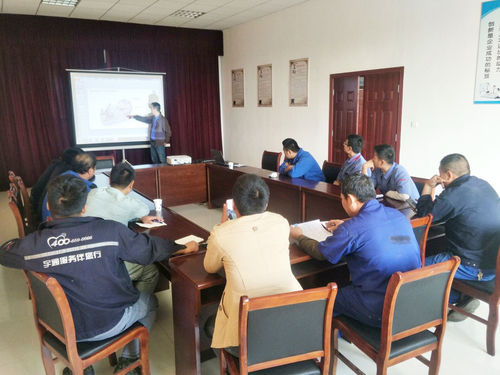 公交集團汽服公司開展采埃孚變速箱維修技能培訓(xùn)工作