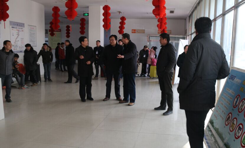 交通控股集團(tuán)領(lǐng)導(dǎo)檢查海通公交公司春運(yùn)安全工作