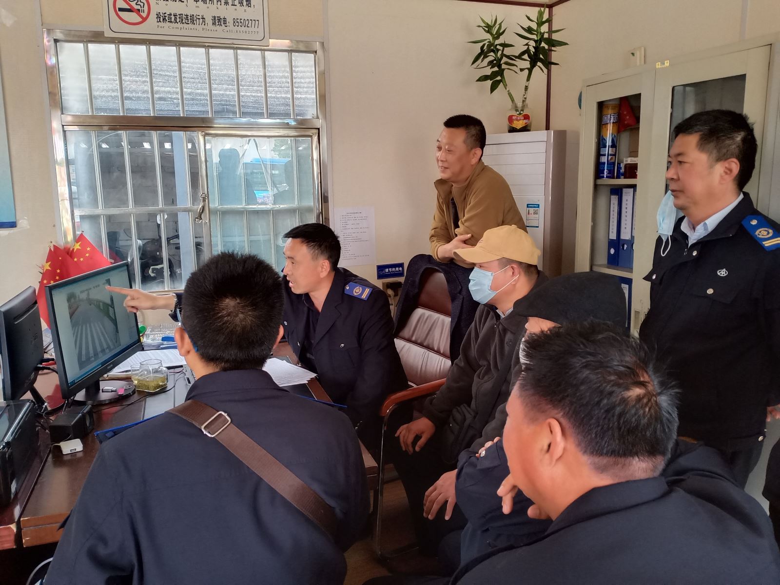 公交集團(tuán)公交事業(yè)一部強(qiáng)化實(shí)時監(jiān)控 安全管理有保障