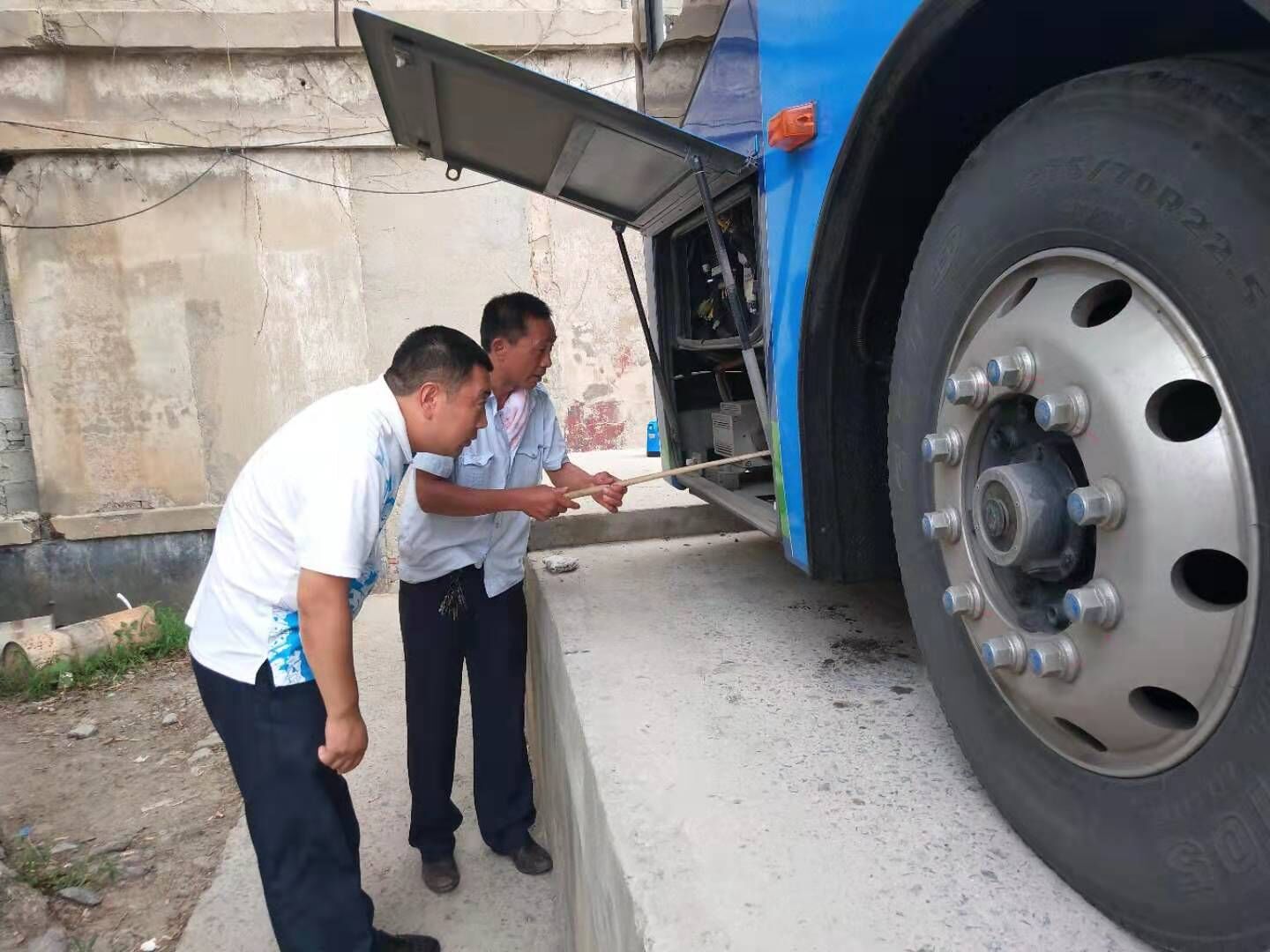 公交集團公交事業(yè)一部開展營運車輛安全檢查