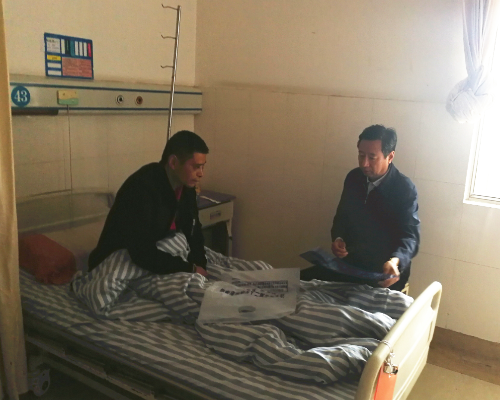 公交集團(tuán)黨委書記、總經(jīng)理劉佃華慰問受傷駕駛員