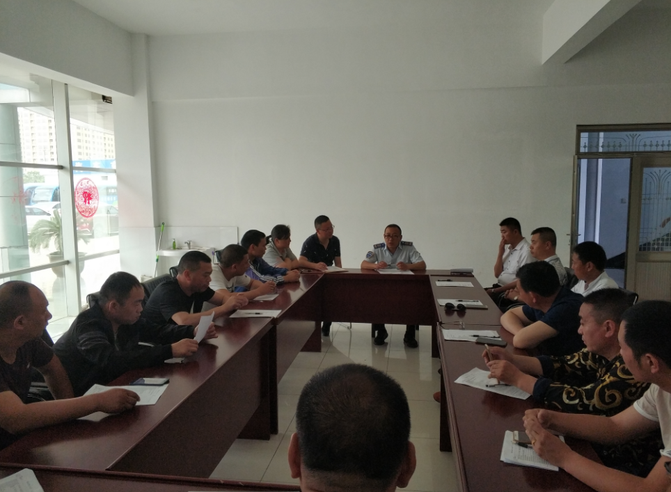 公交集團(tuán)強抓駕駛員崗前安全教育