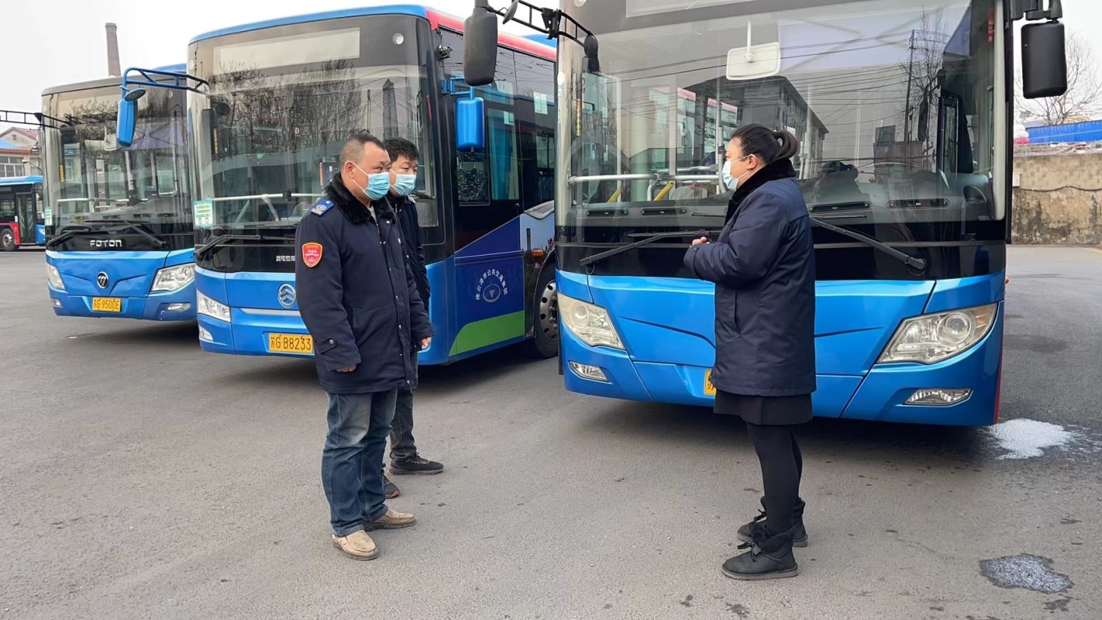 公交集團(tuán)公交事業(yè)一部多措并舉開(kāi)展春運(yùn)期間車輛路口限速專項(xiàng)檢查