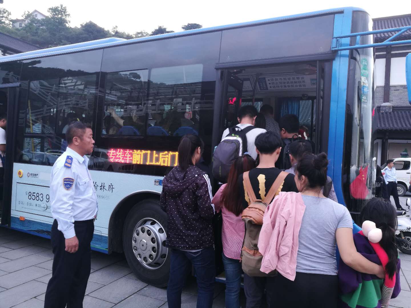 公交海州公司全力做好“國慶”、“中秋”應(yīng)急保障工作