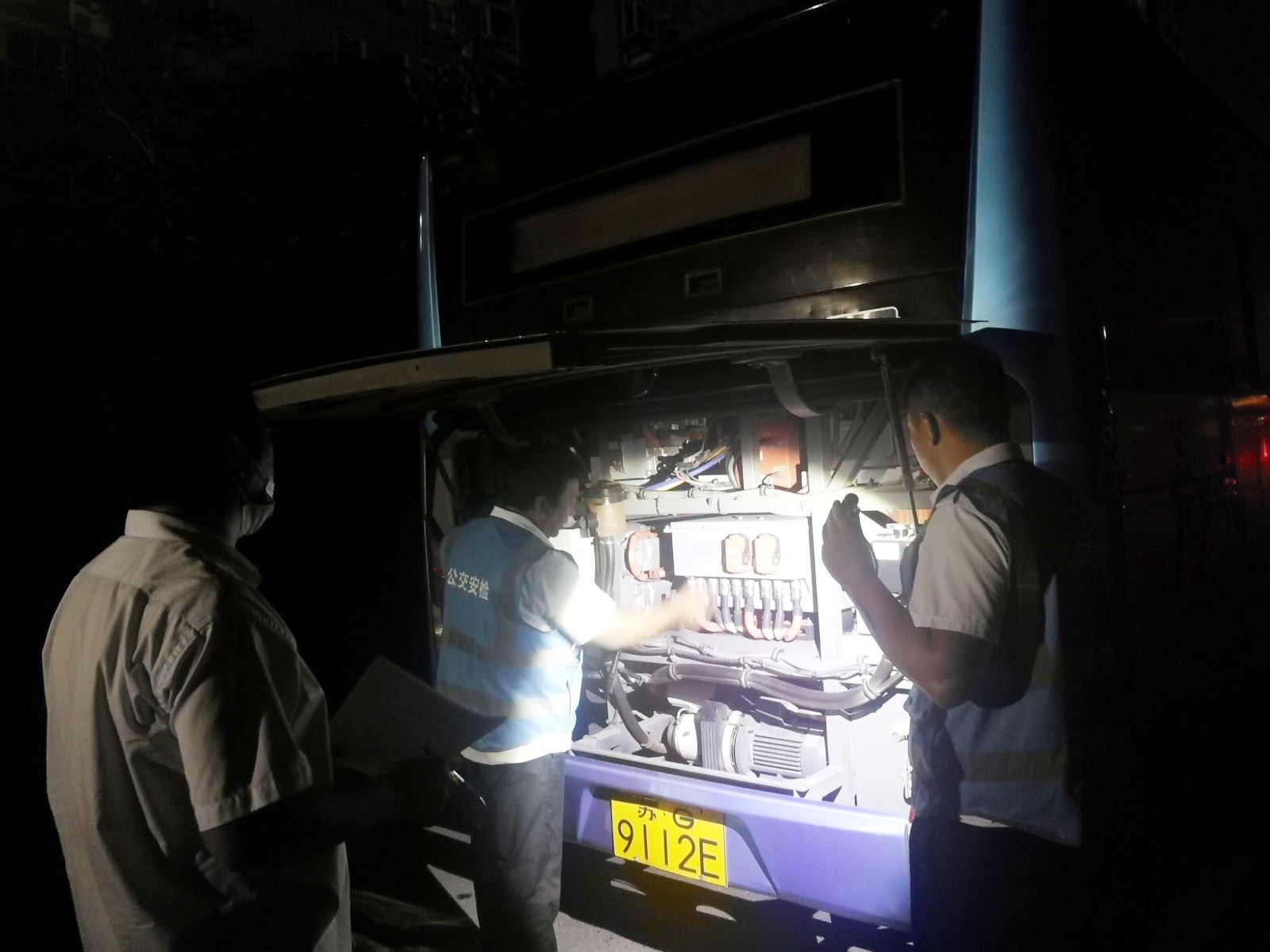 公交集團(tuán)公交事業(yè)一部組織開展夏季場(chǎng)站夜查