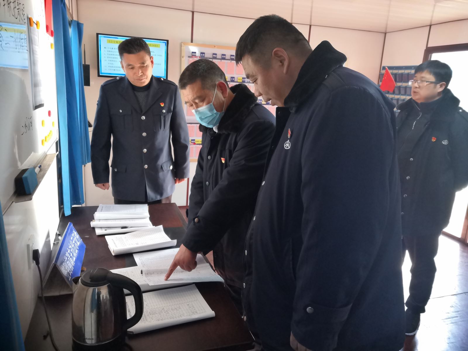 公交集團(tuán)公交事業(yè)二部開展“隱患排查月”安全生產(chǎn)專項(xiàng)檢查