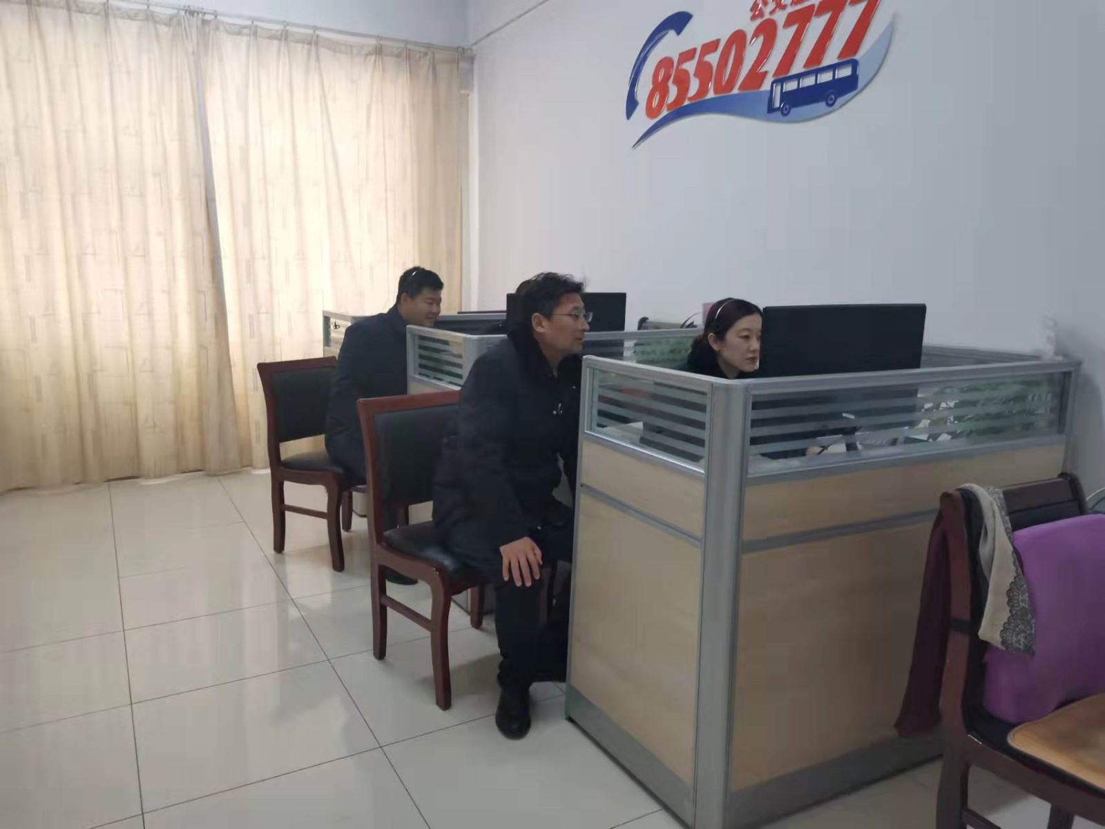 公交集團(tuán)“傾聽(tīng)民意、為民解難”暨“我當(dāng)一天話務(wù)員”活動(dòng)圓滿(mǎn)結(jié)束