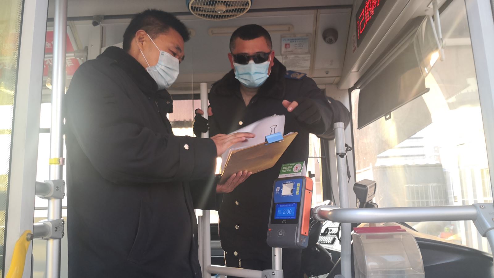 公交集團(tuán)公交事業(yè)二部開展冬季疫情防控工作專項(xiàng)檢查