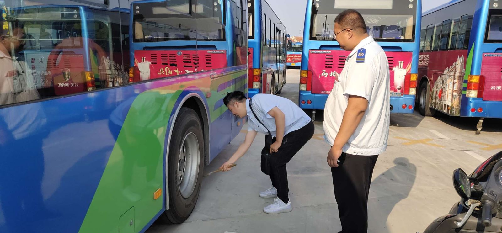 公交集團(tuán)公交事業(yè)一部對新進(jìn)駕駛員進(jìn)行一日三檢突擊考核