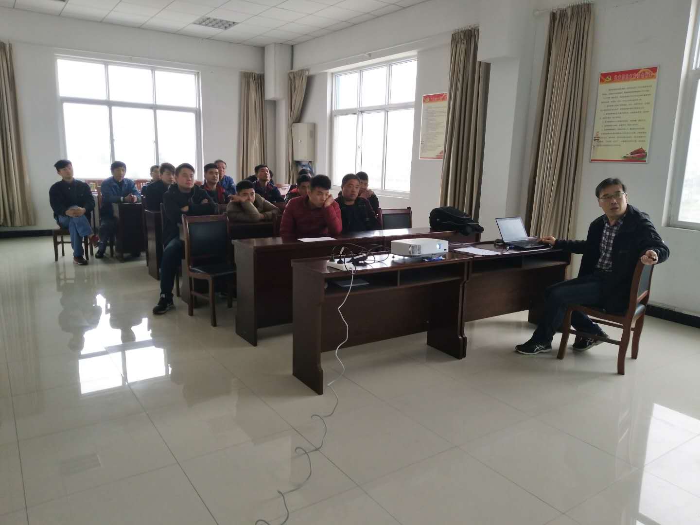 公交集團(tuán)維修公司、大浦保養(yǎng)廠舉辦技能知識培訓(xùn)活動