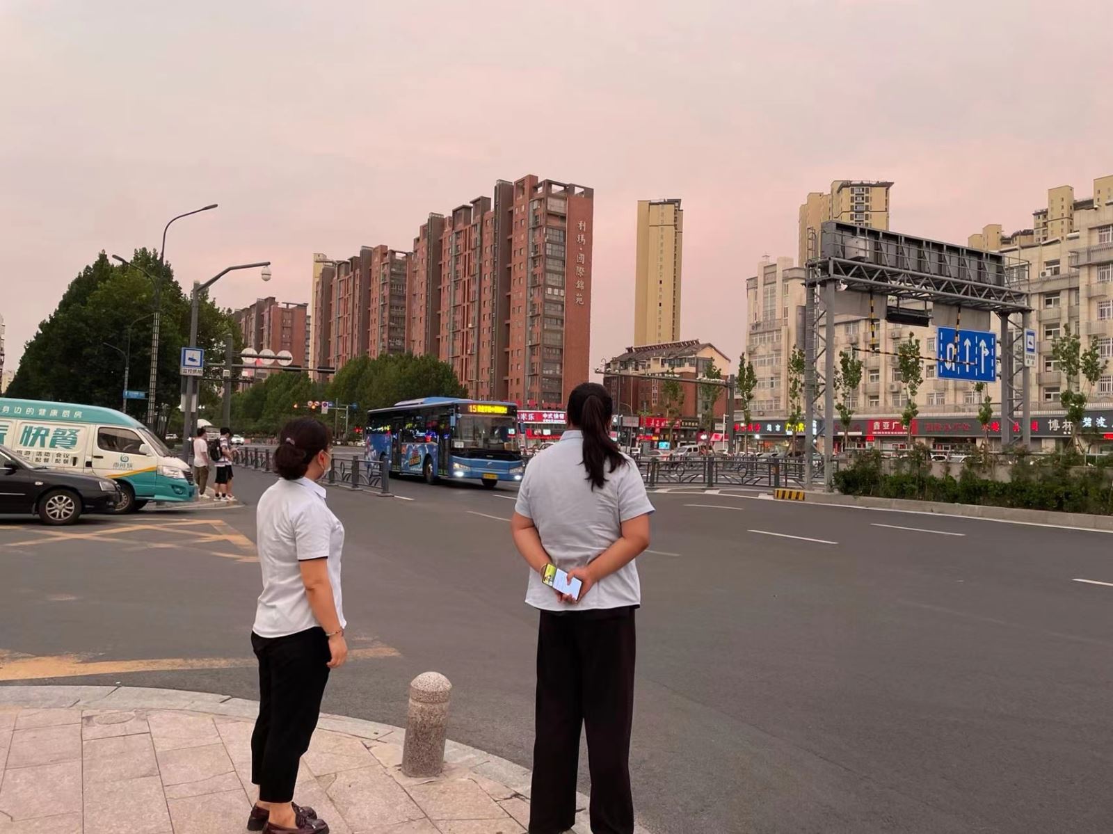 公交集團(tuán)公交事業(yè)一部 開展線路點(diǎn)位暗查  規(guī)范運(yùn)營(yíng)秩序