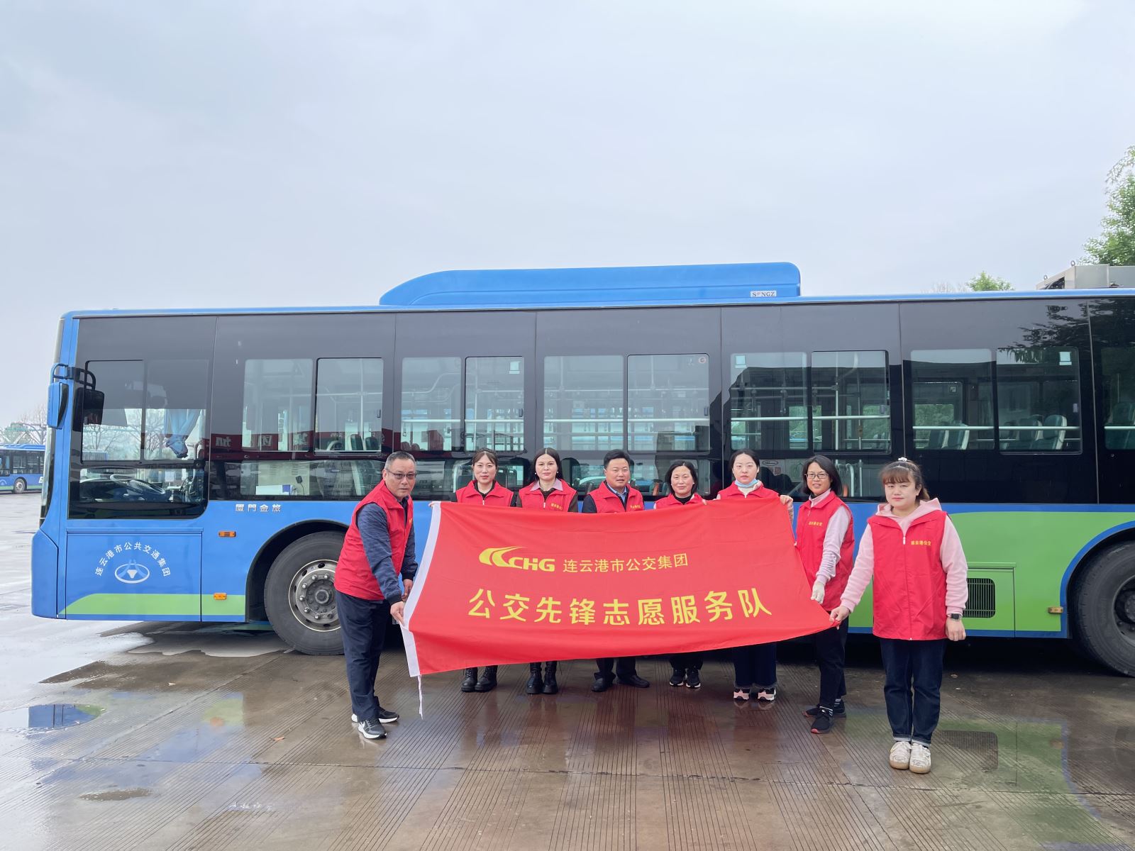 “弘揚勞模精神，立足崗位做貢獻” 快速公交事業(yè)部開展志愿活動