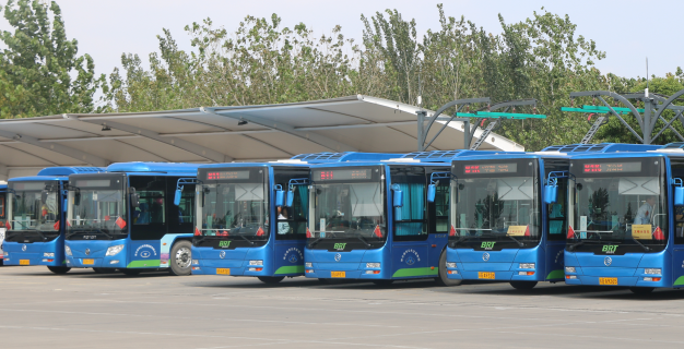 連云港市公交集團(tuán)“愛心送考”再起航 近千輛公交車考生免費坐