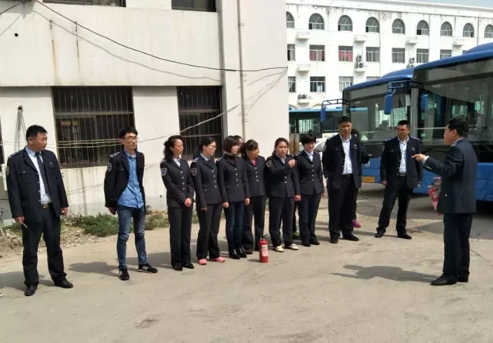 “共筑心中防火墻，搭起生命安全網(wǎng)”消防演練走進公交集體佳連公司