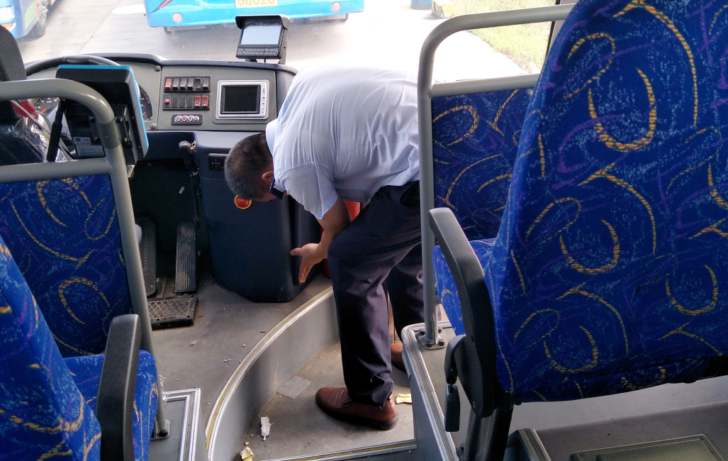 公交集團佳連公司積極行動 爭當創(chuàng)文工作志愿者