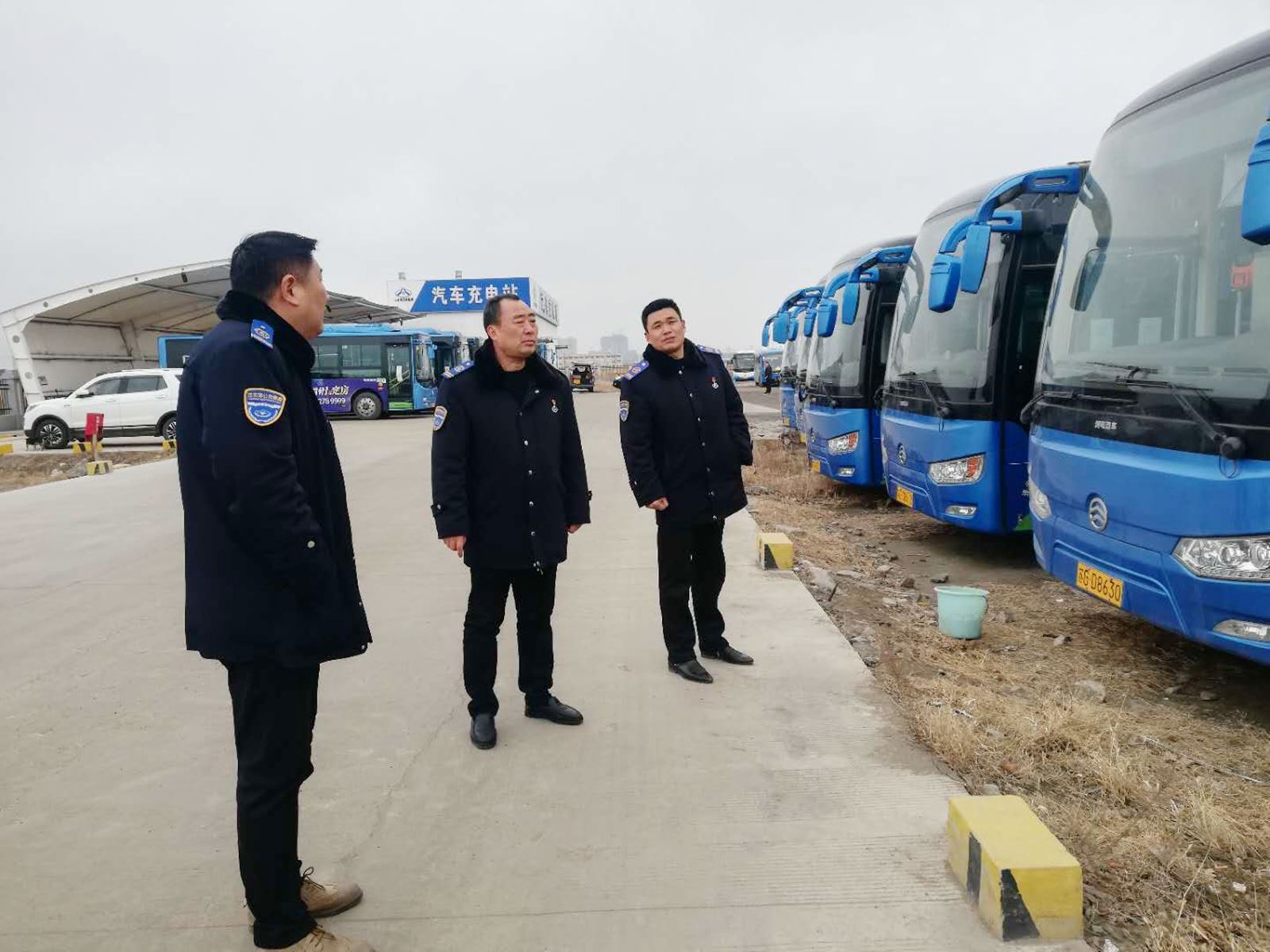 公交集團經(jīng)營發(fā)展事業(yè)部開展鹽池西路停車場安全專項檢查