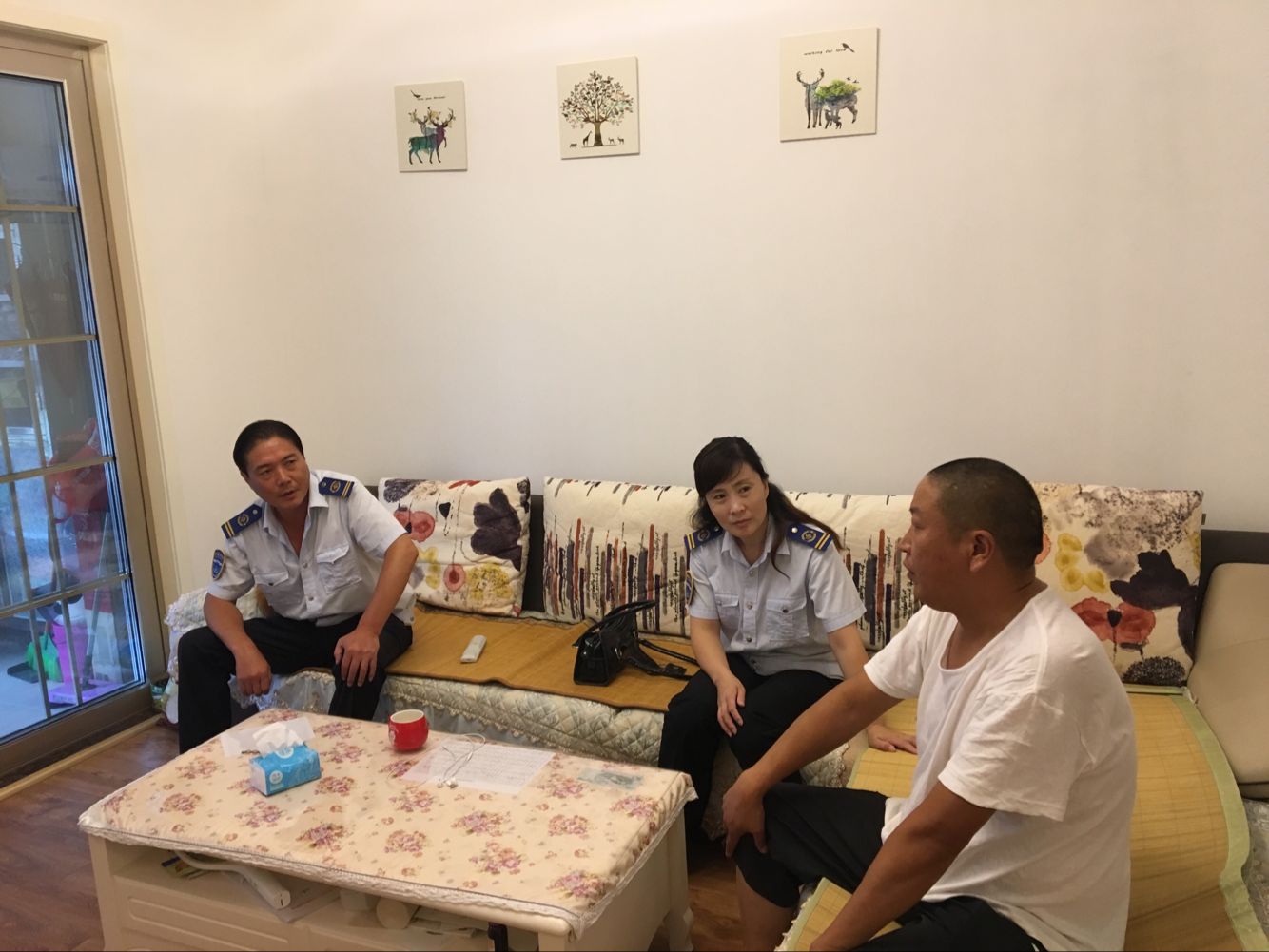 公交集團(tuán)佳連公司工會(huì)慰問探望生病職工