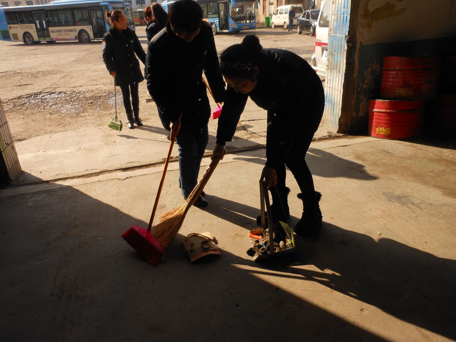 公交維修公司黨支部、工會(huì)組織女工開展“三八婦女節(jié)”活動(dòng)