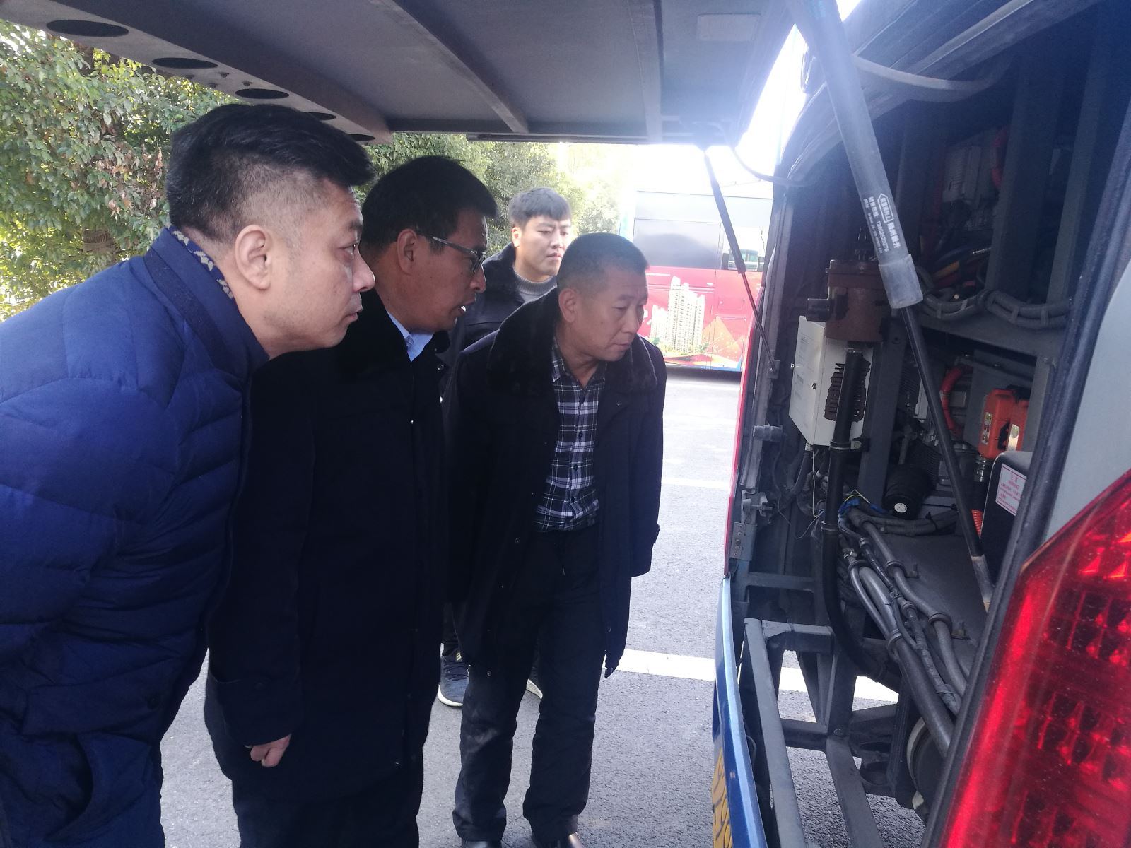 公交集團(tuán)領(lǐng)導(dǎo)至公交事業(yè)二部檢查指導(dǎo)工作