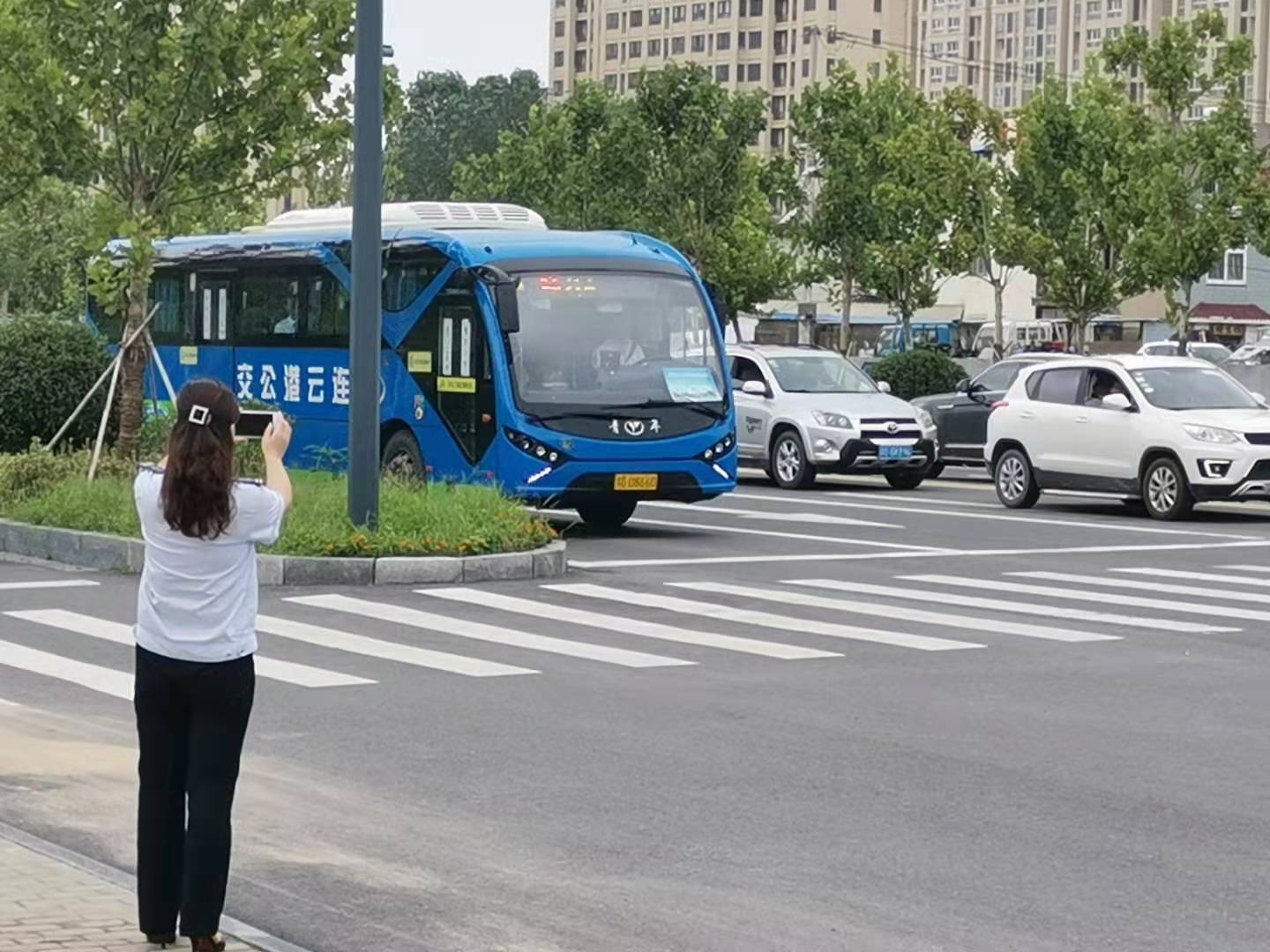 公交集團(tuán)經(jīng)營(yíng)發(fā)展事業(yè)部開(kāi)展路口、站點(diǎn)及斑馬線(xiàn)專(zhuān)項(xiàng)檢查活動(dòng)