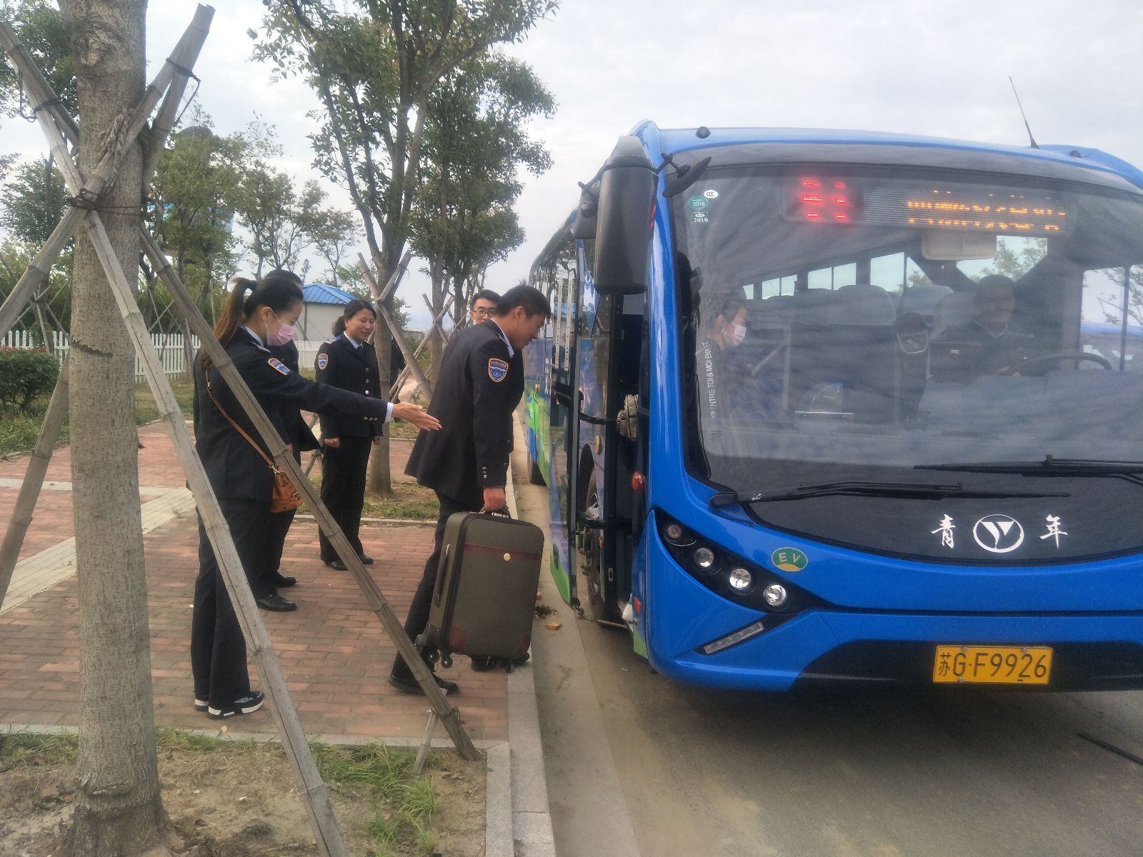 公交集團佳連公司開展徐圩專線志愿者服務活動