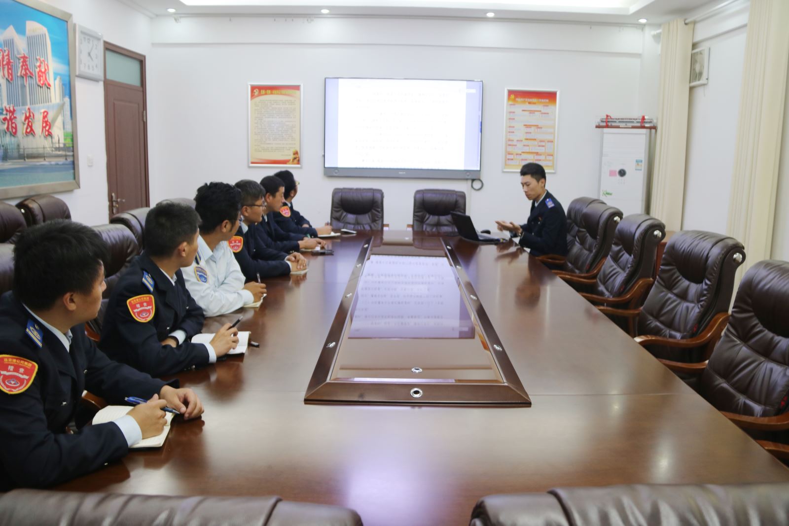 公交集團生產(chǎn)運營部開展“標準化建設(shè)”培訓