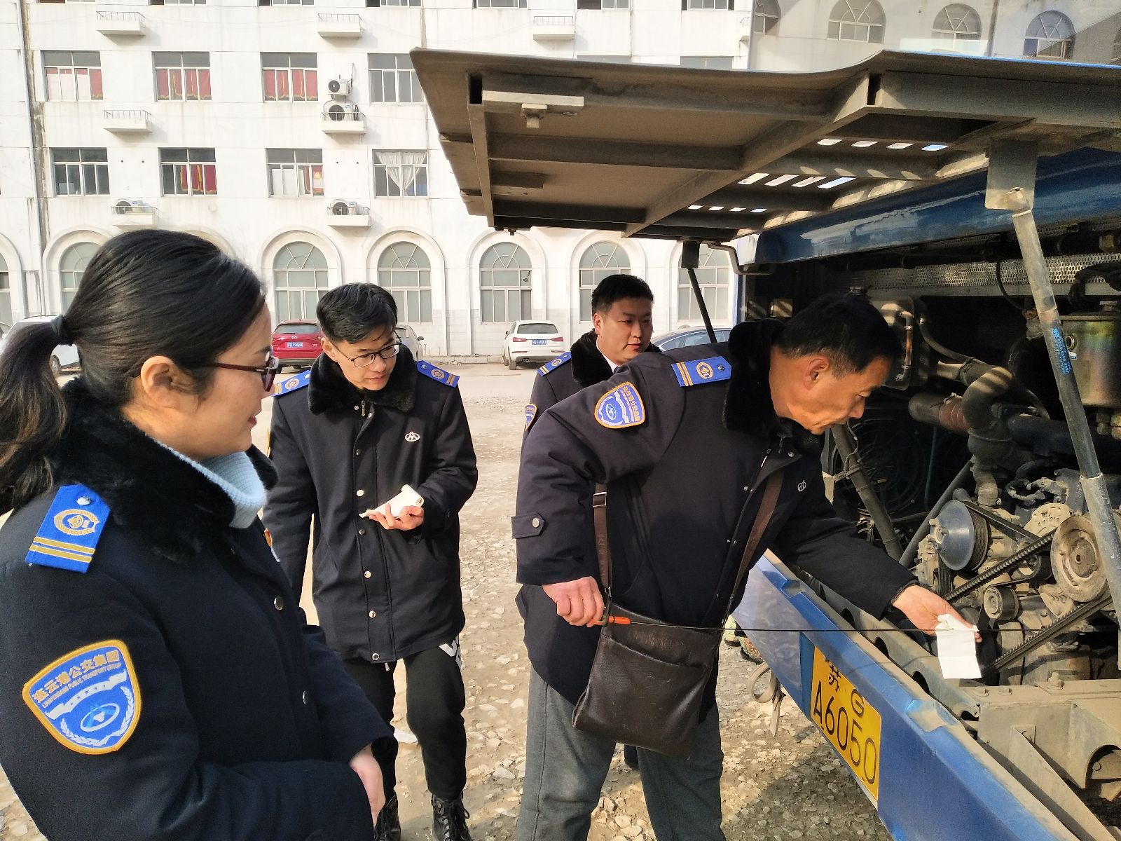 公交集團展開春運期間機務(wù)檢查工作