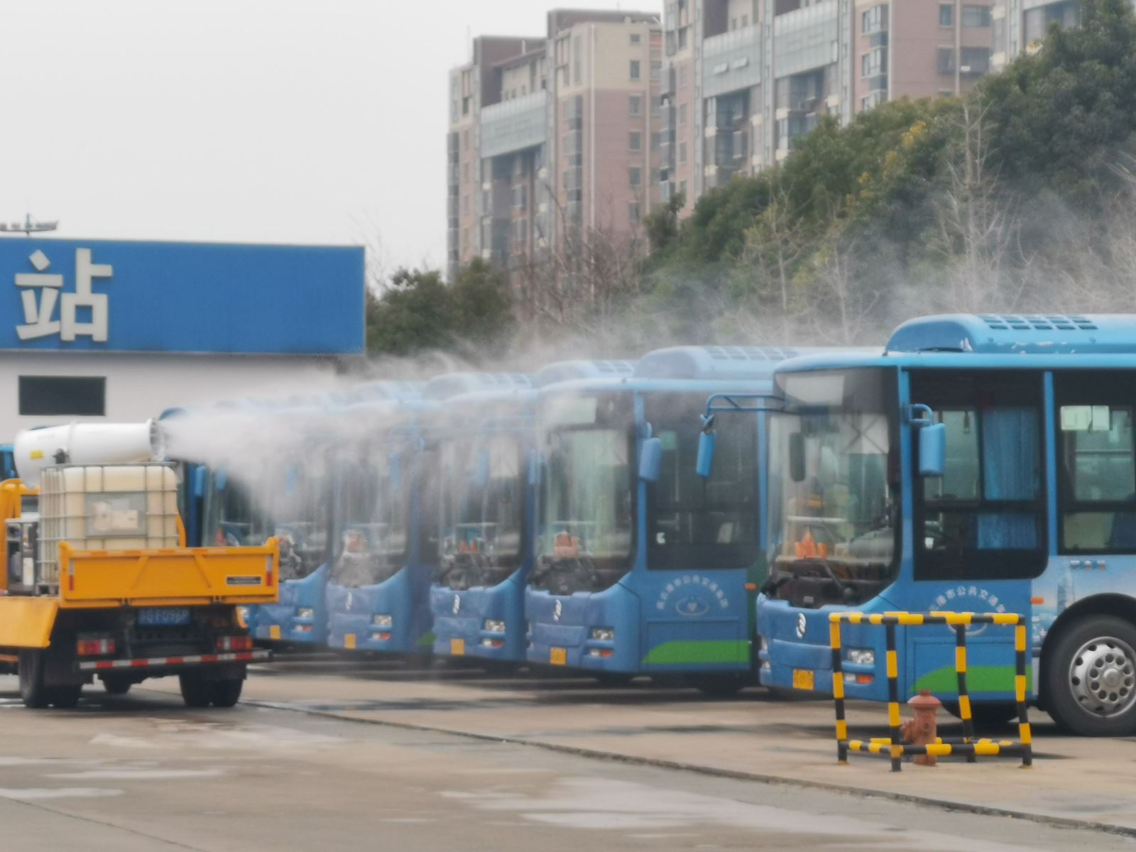 快速公交事業(yè)部科學(xué)制定疫情防護(hù)和運(yùn)營(yíng)計(jì)劃