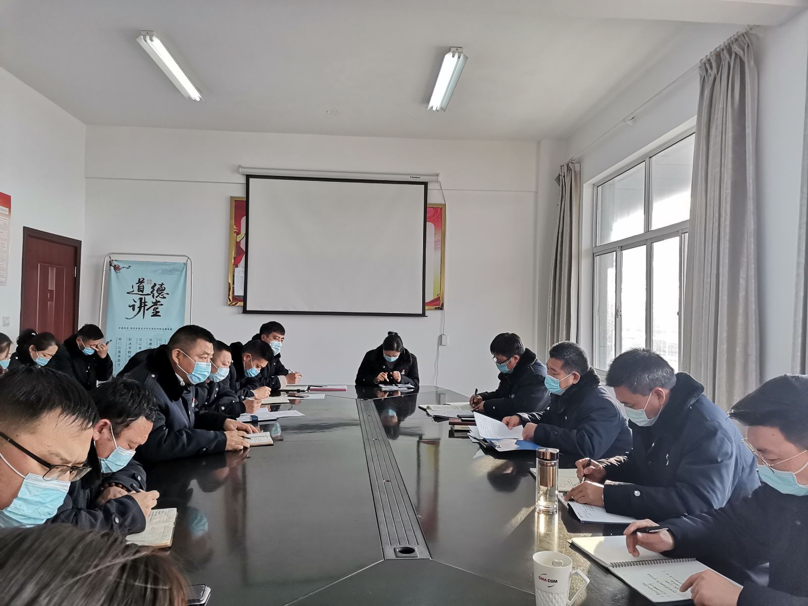 公交集團(tuán)公交事業(yè)二部召開2020年度履行全面從嚴(yán)治黨主體責(zé)任述評暨班子述職述廉大會(huì)