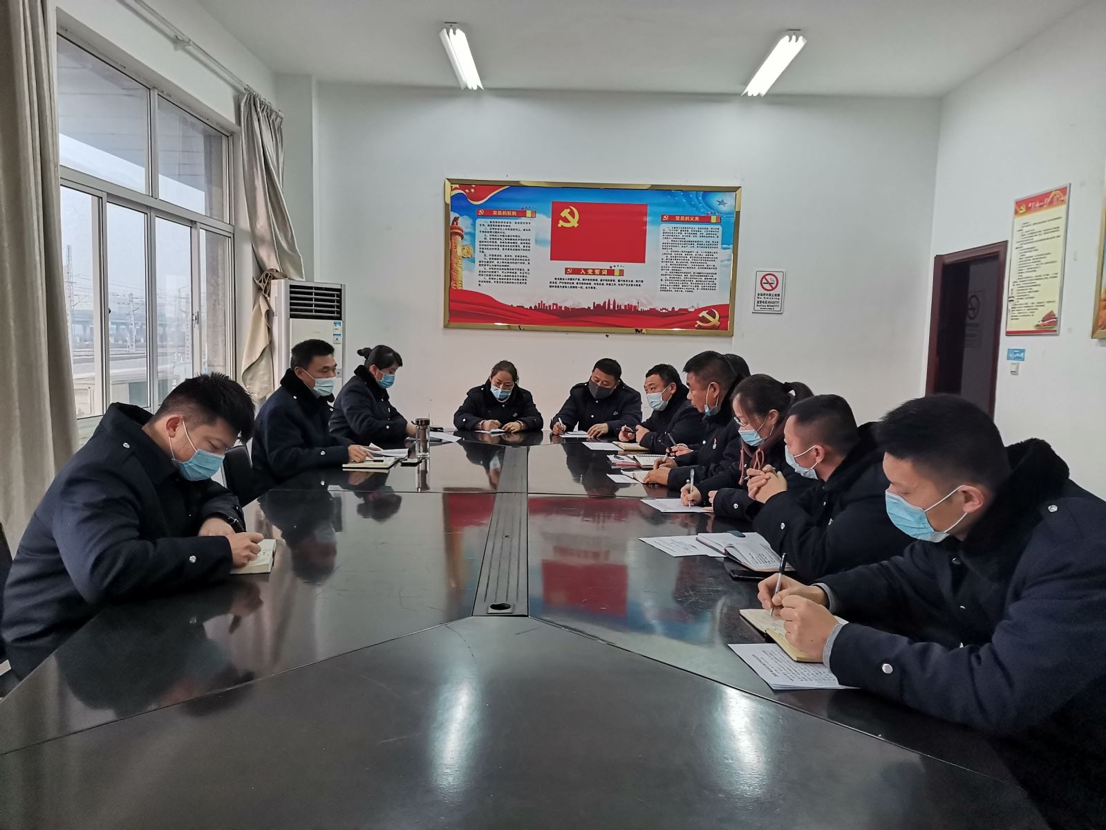 公交集團(tuán)公交事業(yè)二部召開(kāi)2021年首次安全、機(jī)務(wù)工作專題會(huì)議