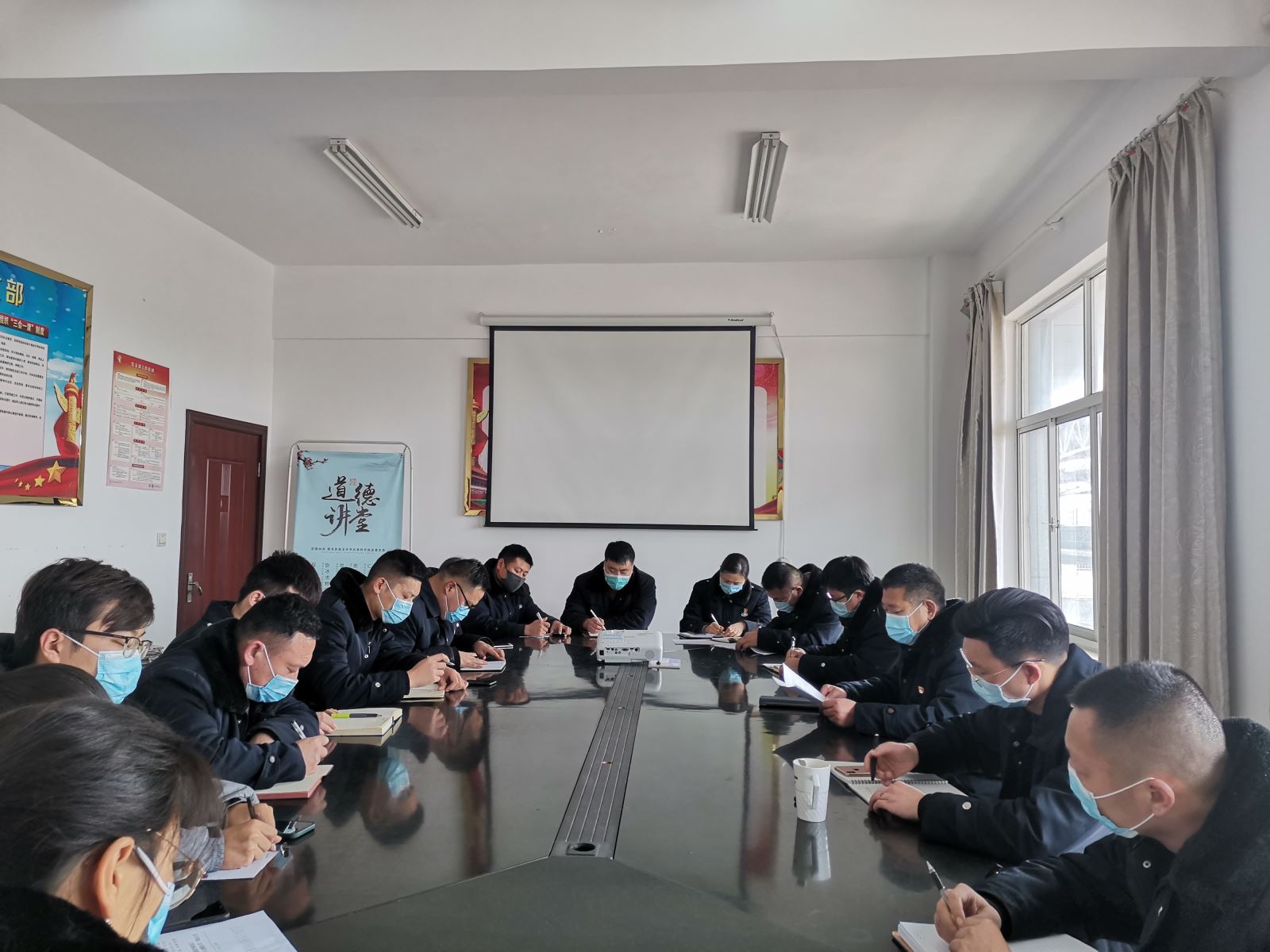 公交集團(tuán)公交事業(yè)二部召開春節(jié)節(jié)前黨風(fēng)廉政專題會(huì)