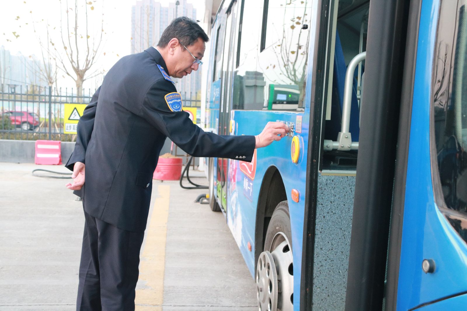 公交集團(tuán)多項舉措認(rèn)真做好創(chuàng)文創(chuàng)衛(wèi)工作