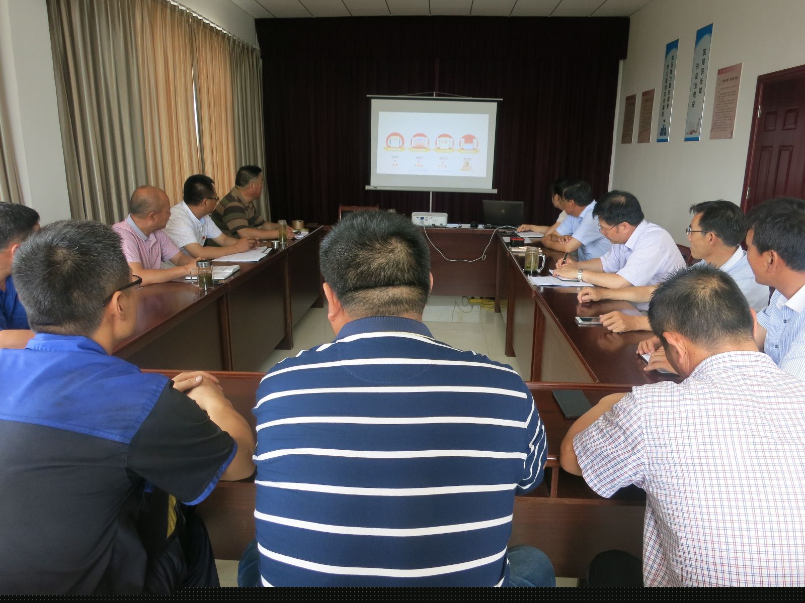 公交大浦廠、維修公司黨支部開展7月份“固定學(xué)習(xí)日”學(xué)習(xí)教育活動(dòng)