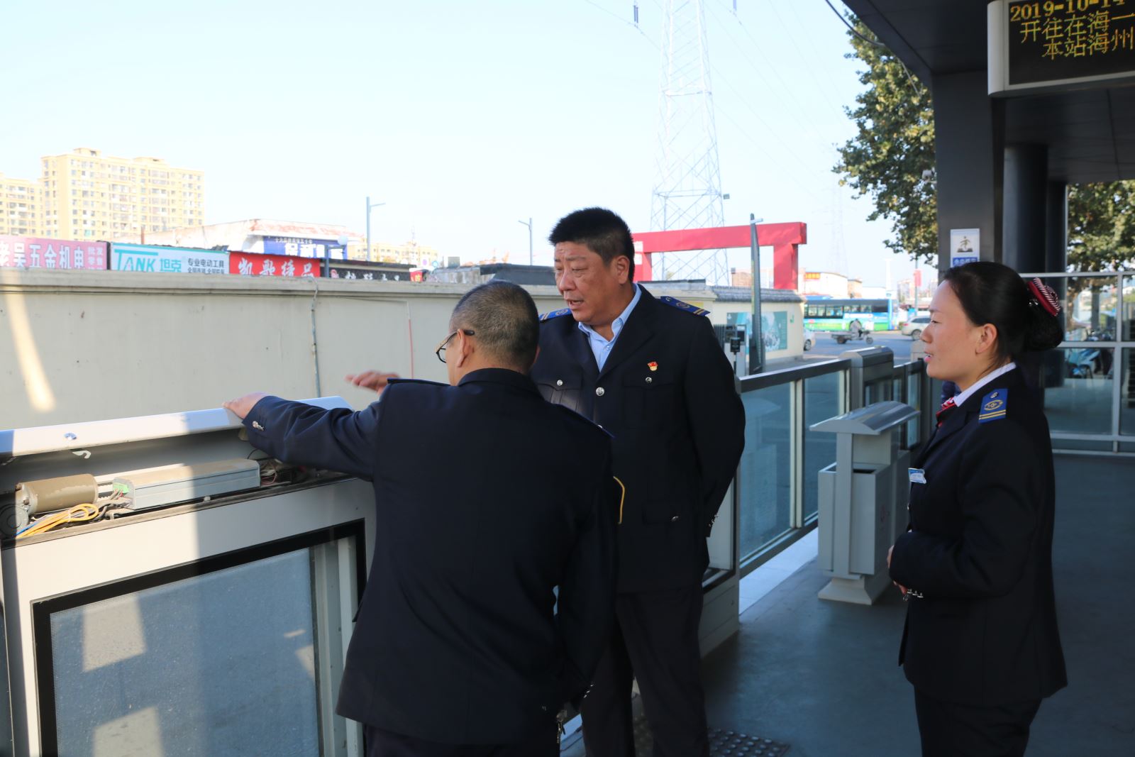 公交集團(tuán)開(kāi)展安全生產(chǎn)和創(chuàng)文工作綜合檢查