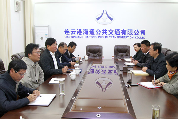 集團領(lǐng)導(dǎo)到海通公交公司調(diào)研工作