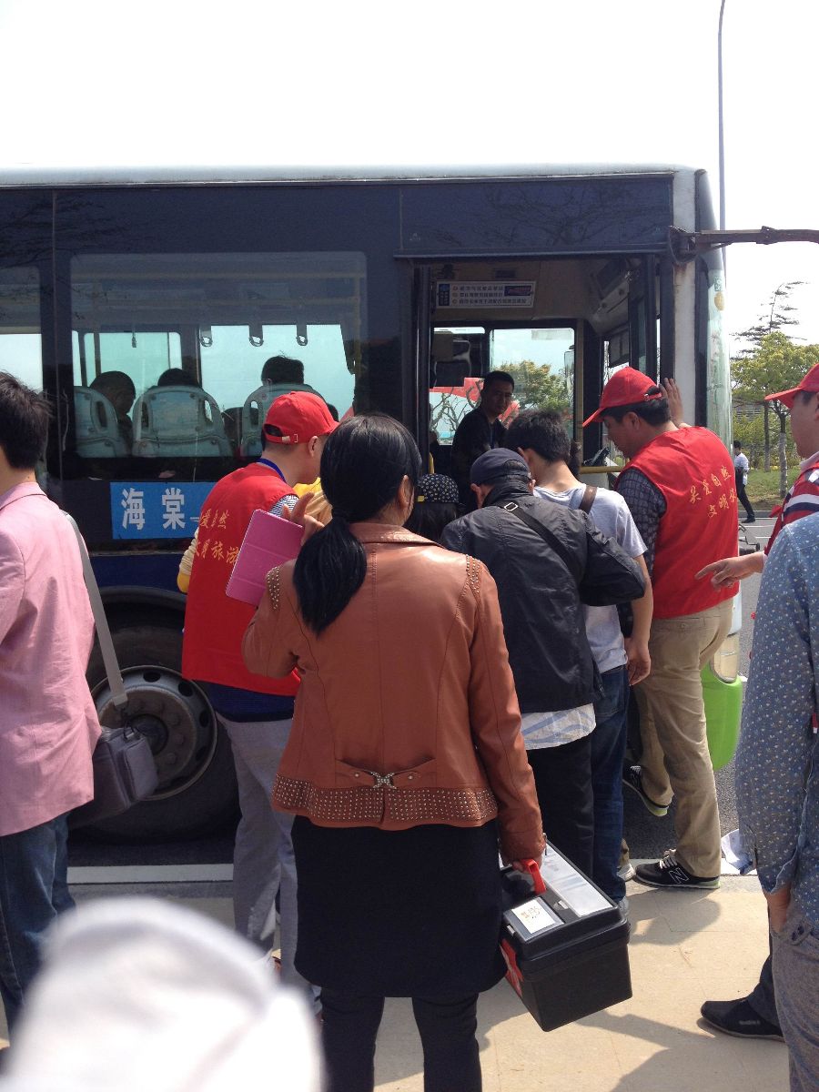 東部公司“五一”期間積極參加連云區(qū)志愿者活動