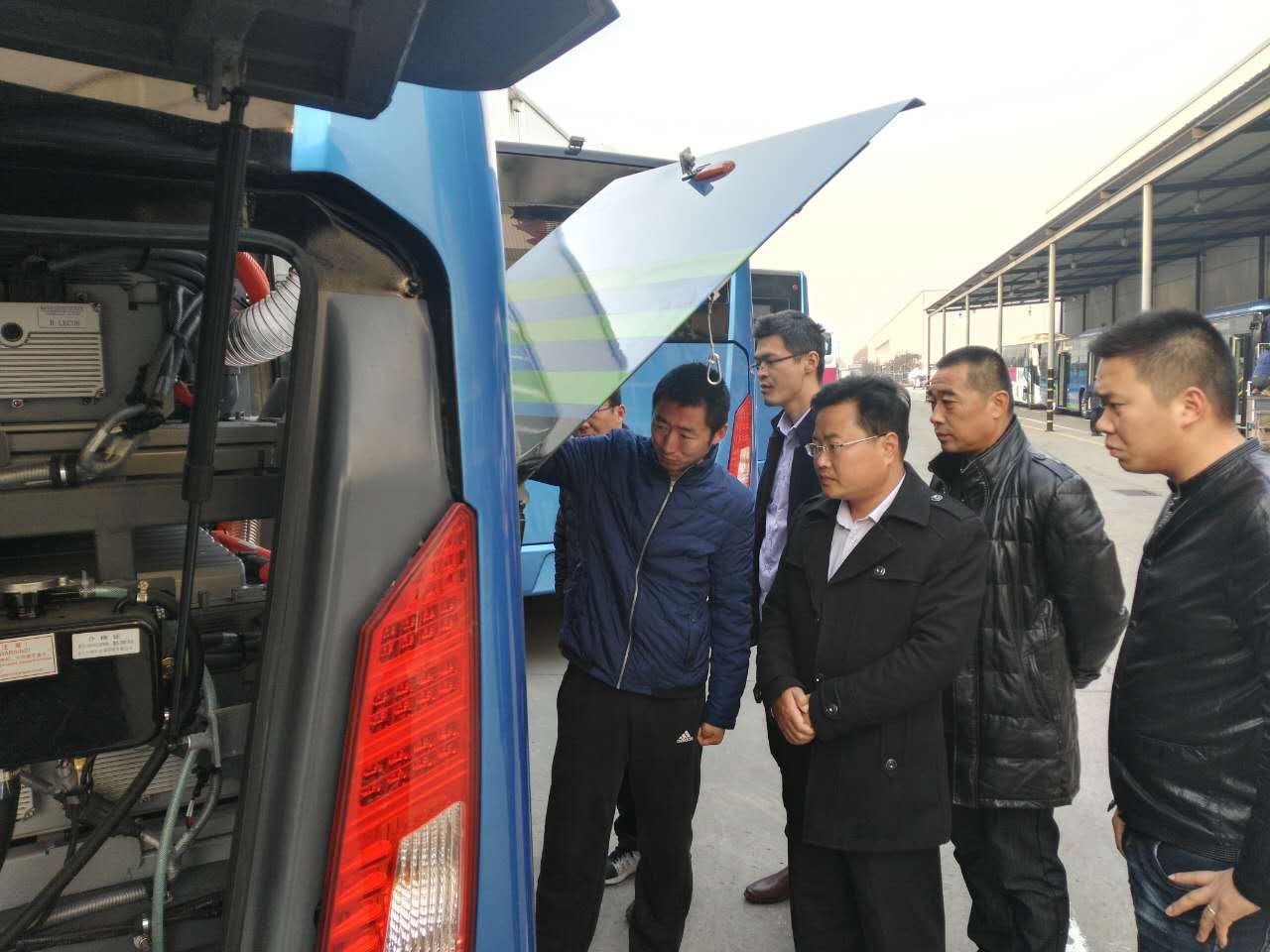 公交集團安排機務(wù)管理人員到廠家學(xué)習(xí)